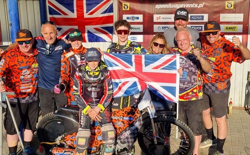 GB continues Pairs medal bid